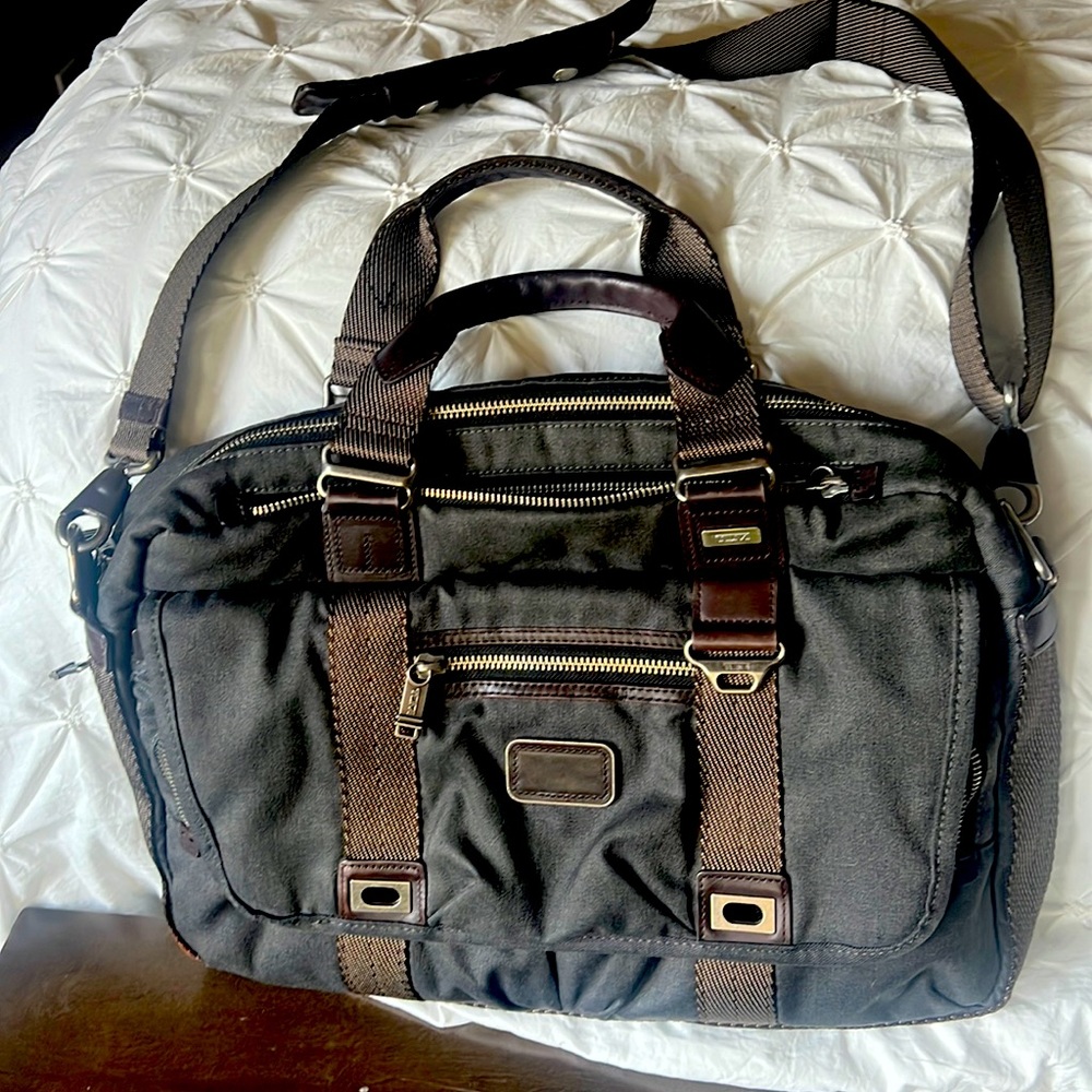 Tumi Alpha Bravo slim commenter briefcase messenger laptop bag